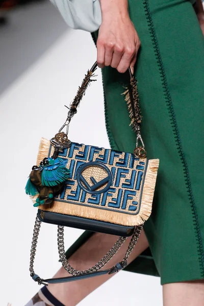 Look 43
